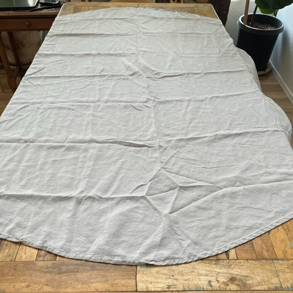 Magic Linen Light Gray Round Tablecloth 76"
